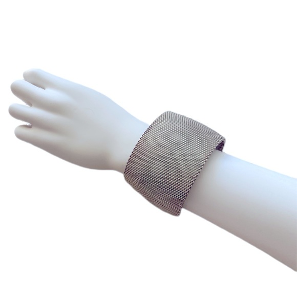 Fabulous Mesh Bracelet - Picture 3 of 3